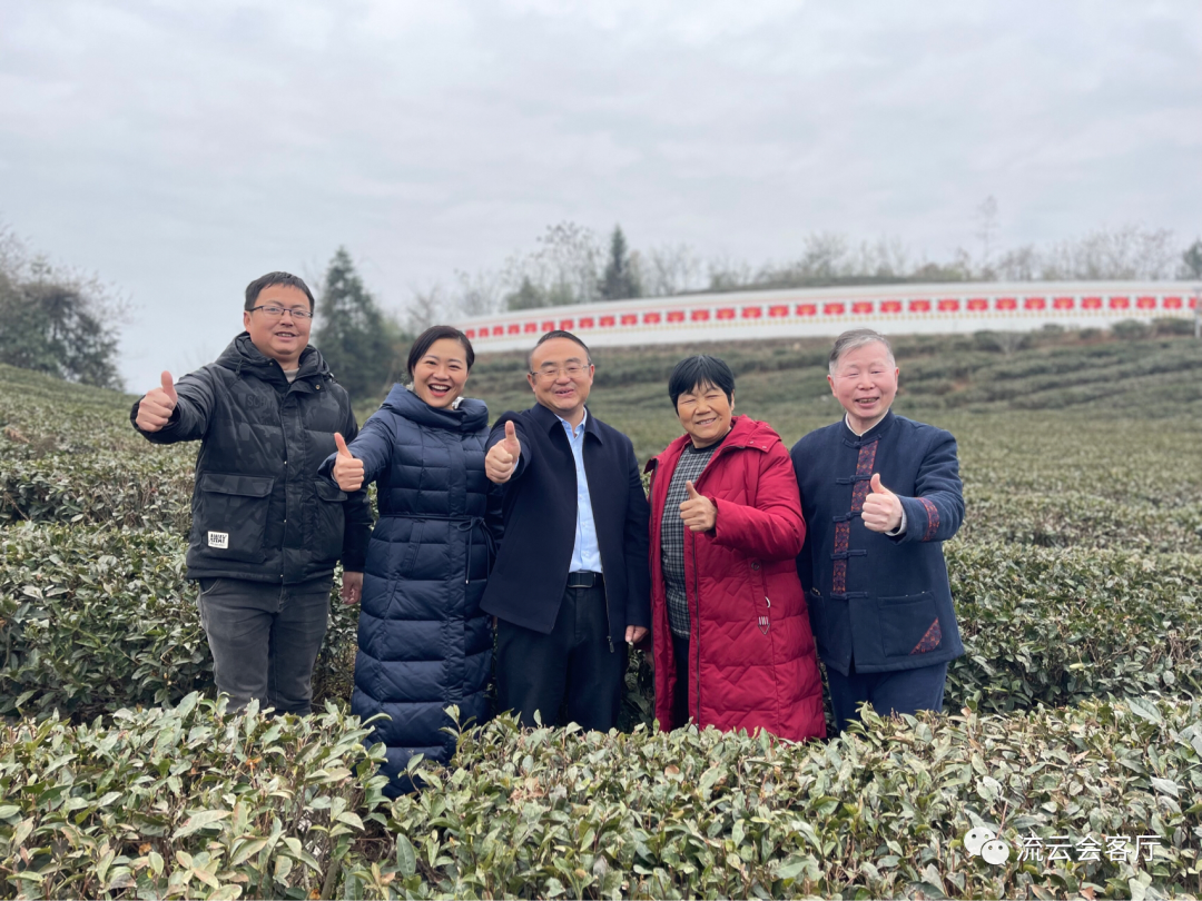 縣長(zhǎng)喊話“回家過年”帶火了張家界